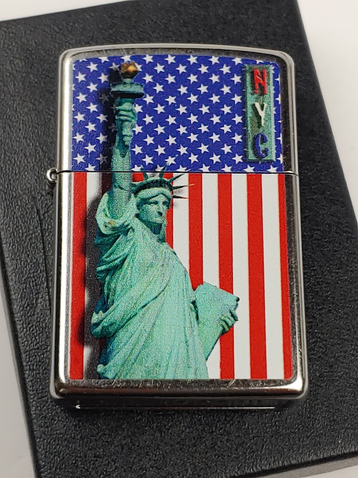Zippo 29437 STATUE OF LIBERTY on Street Chrome Windproof Lighter - JUL (G) 2017