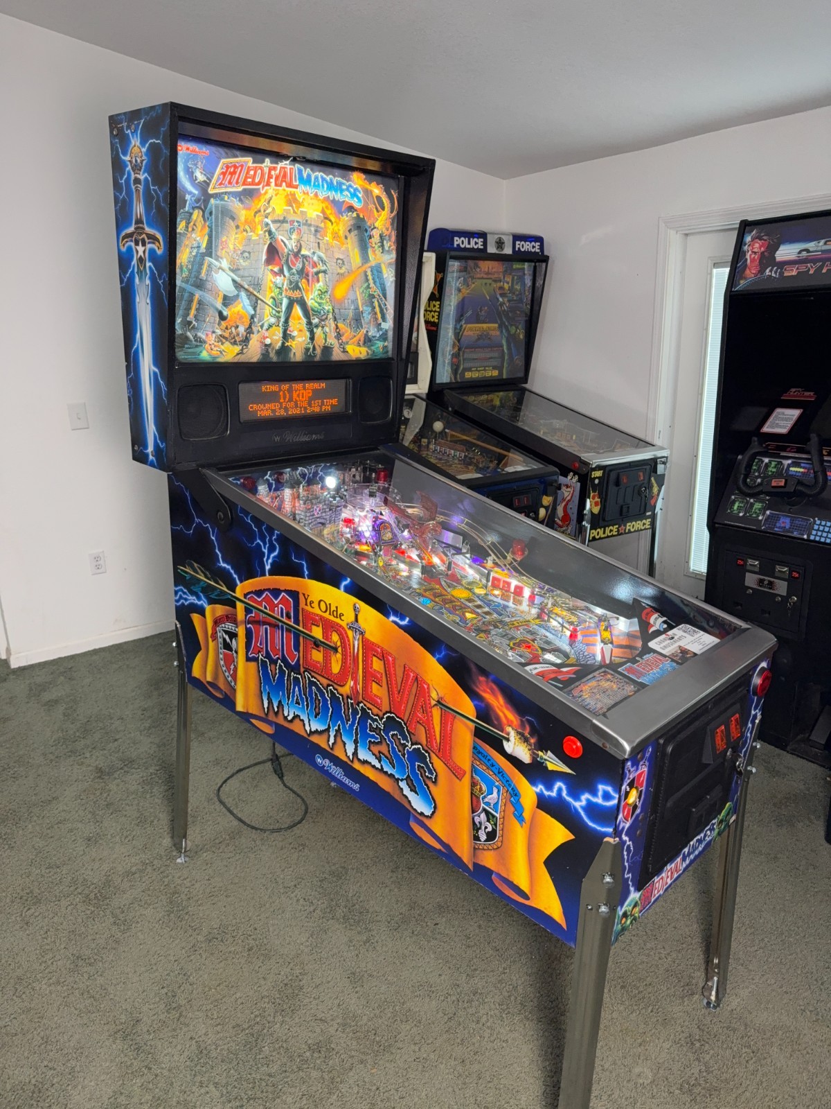 Medieval Madness Pinball Machine - Williams 1997