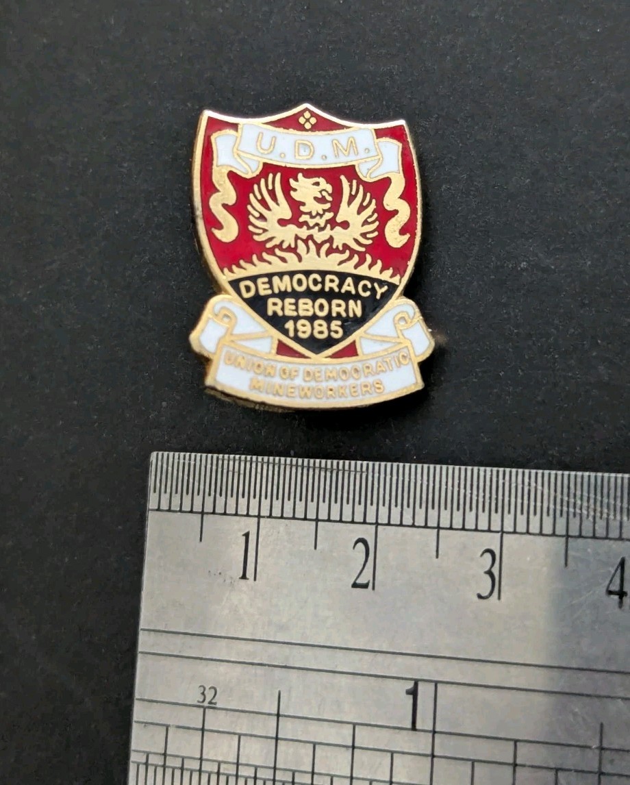 Union Of Democratic Mineworkers 1985 Vintage Enamel Pin Badge