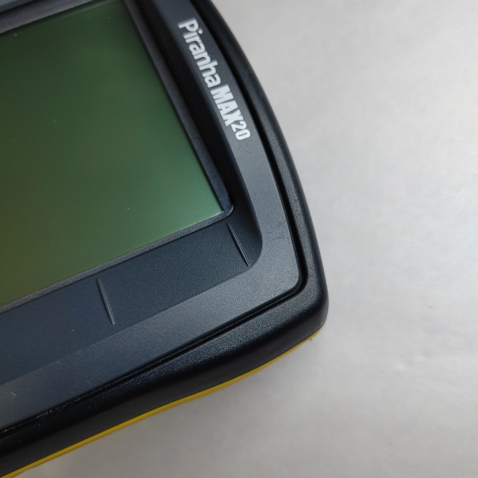 Hummingbird Piranha MAX 20 Fish Finder Head Unit Only