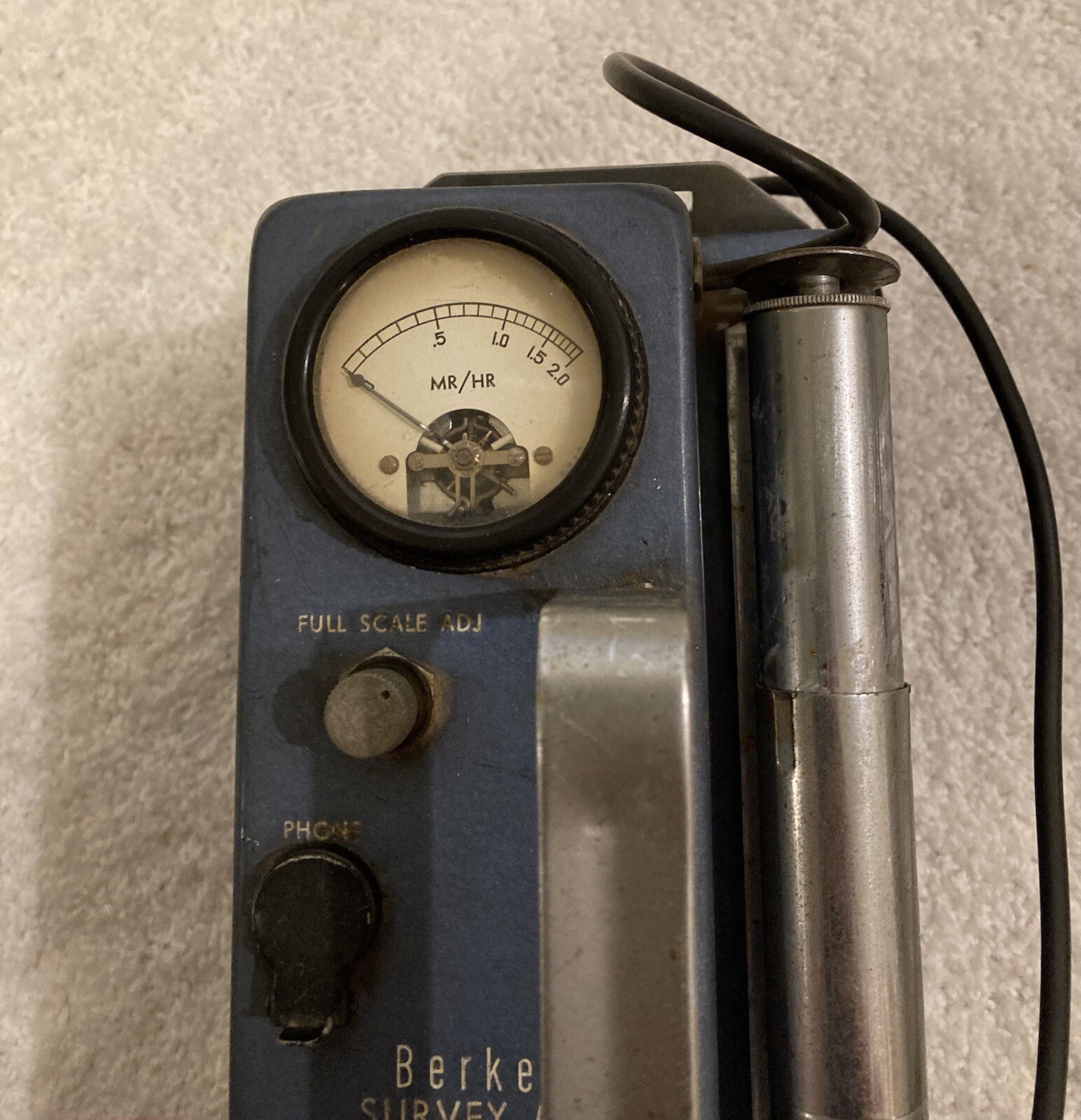 Berkeley Survey Meter model #2750. No Means To Test. No Apparent Damage.