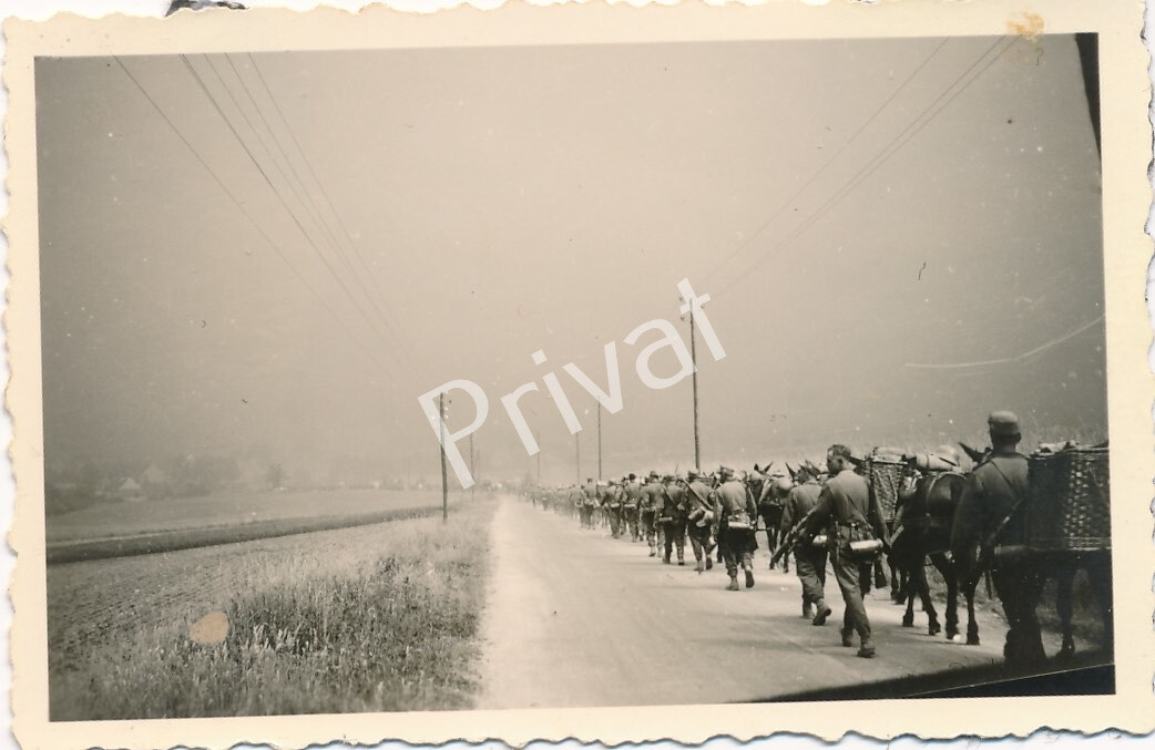 Photo WW II Wehrmacht Soldiers Marching from Northern France to Urk K1.31