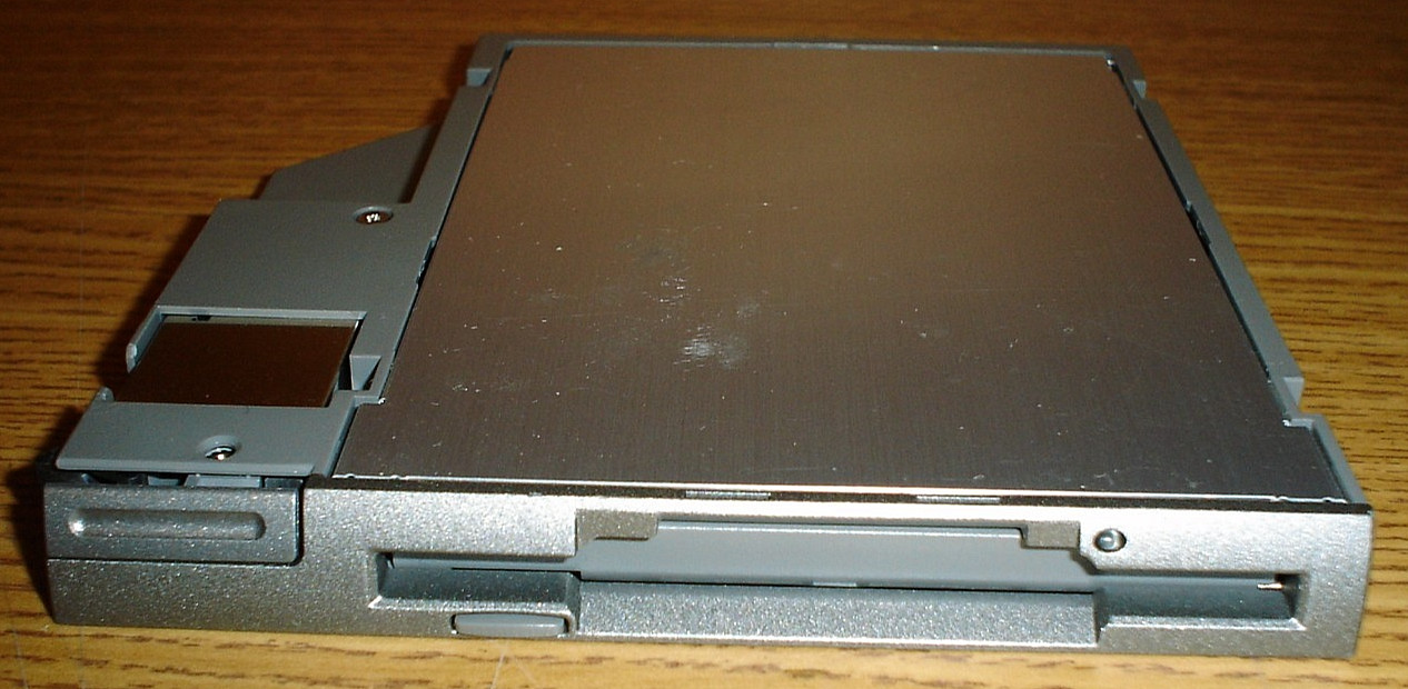 Dell Floppy Disk Drive Module FDDM-101 P/N 7T761-A01