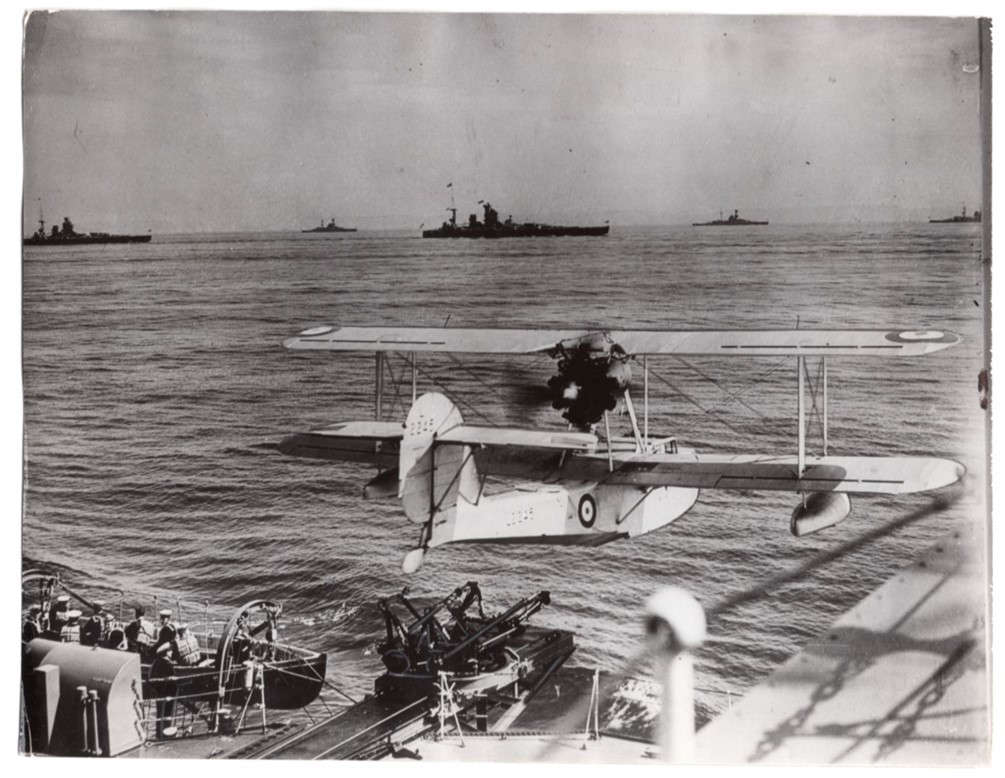 1938 Cruiser HMS Southampton Launches Walrus Seaplane Original News Photo