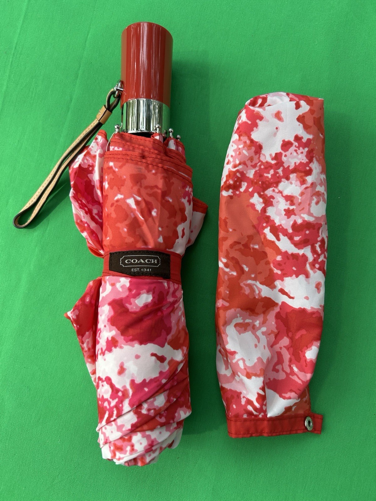 EUC Coach Pink/Coral/White Floral Pattern Full Size Umbrella Auto Open