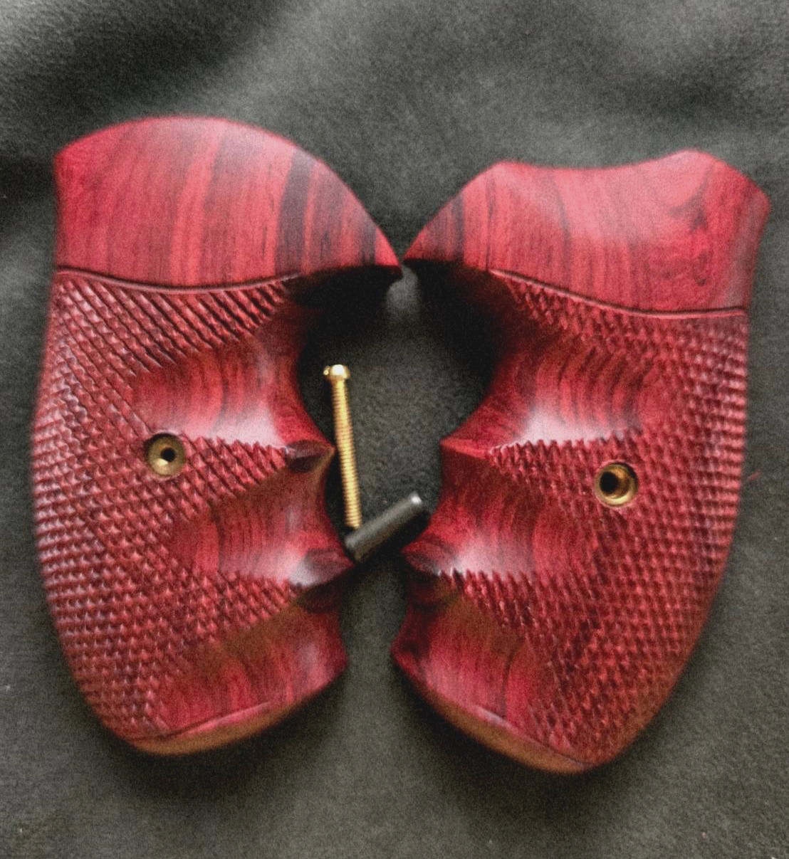 Colt grips fit New Colt King Cobra (2017,2019- present)The New Colt Viper 2024