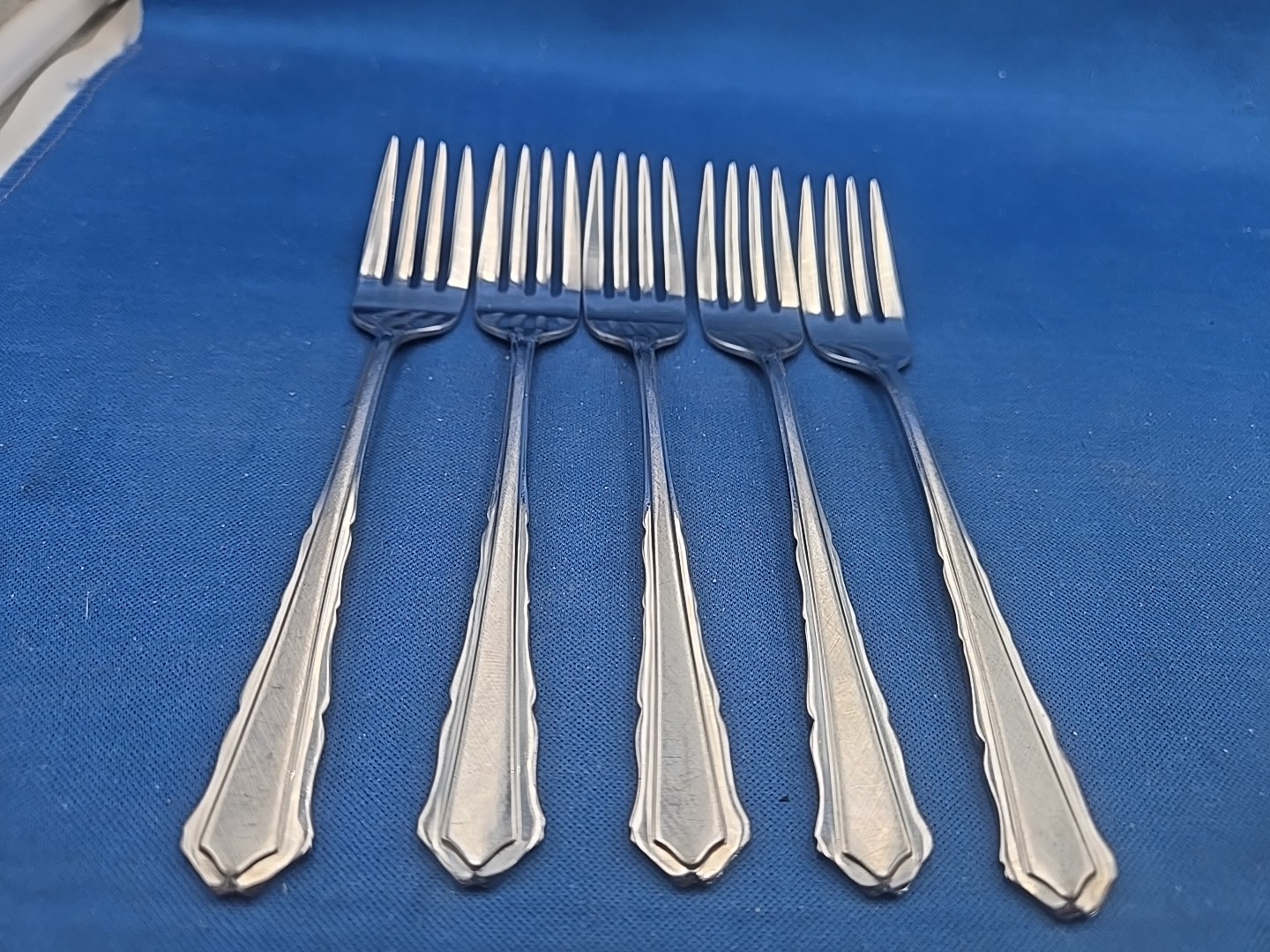 Lot of 5 International COLONIAL MANOR Stainless Salad Forks 6 1/4"