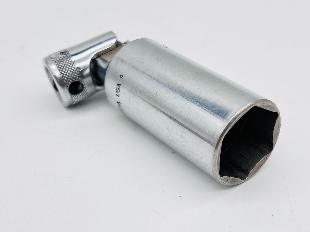 Snap-on 3/8" Drive 13/16" 6 Point Swivel Spark Plug Deep Well Socket S9704KFUA