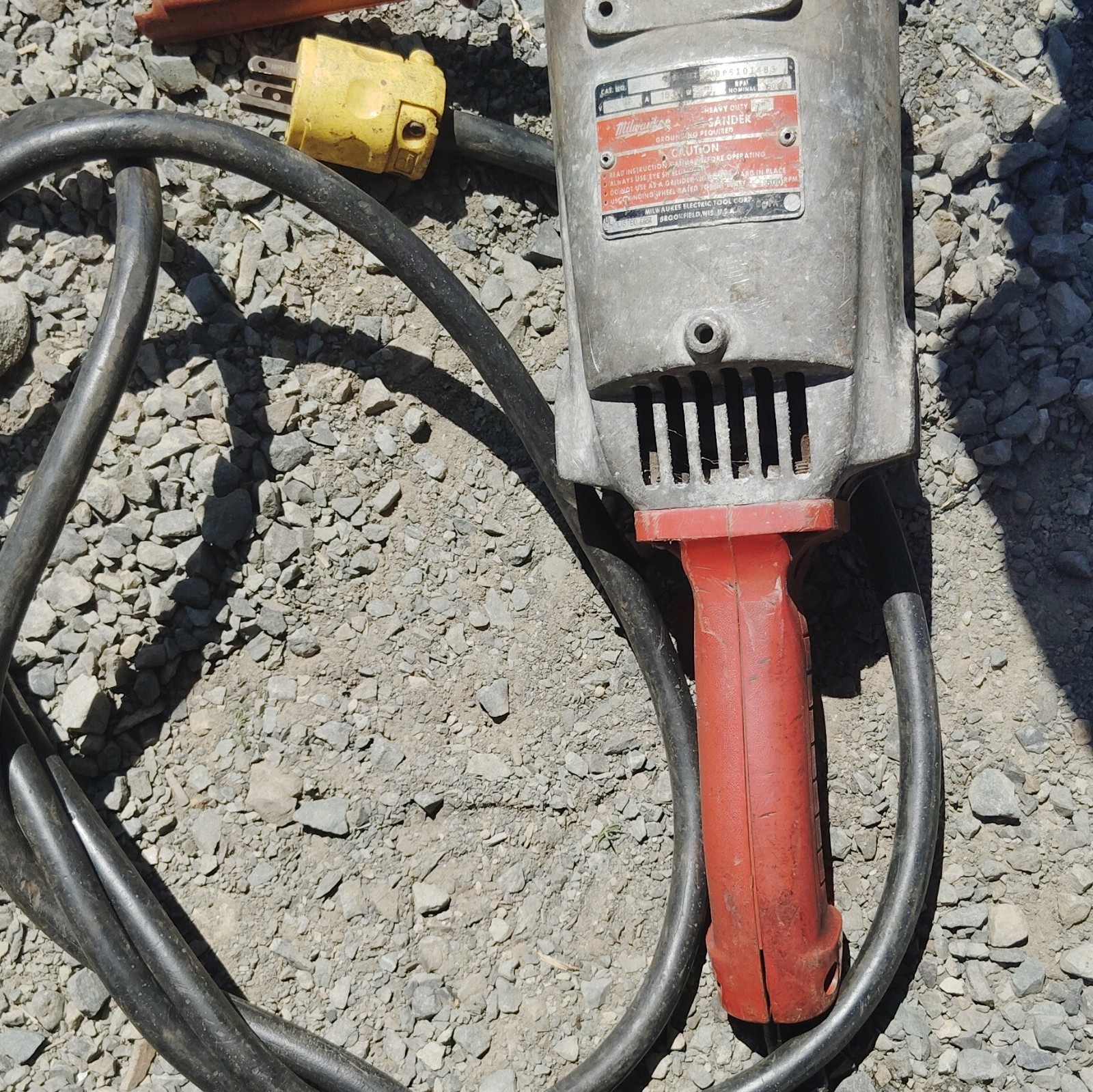 Milwaukee Heavy Duty Corded Electric Sander w/ Side Handle, Red/Gray