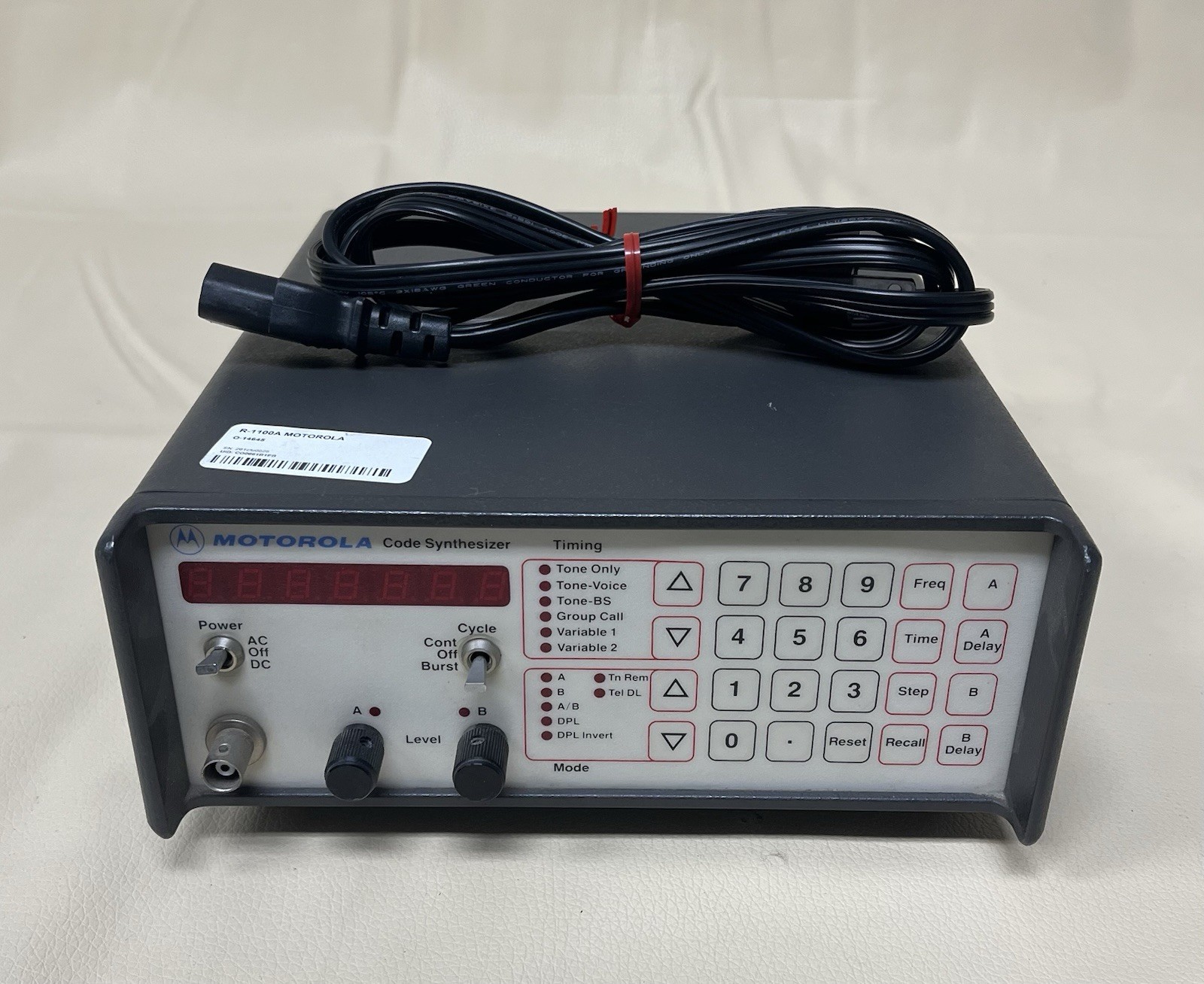 MOTOROLA CODE SYNTHESIZER R-1100A W/Power Cord
