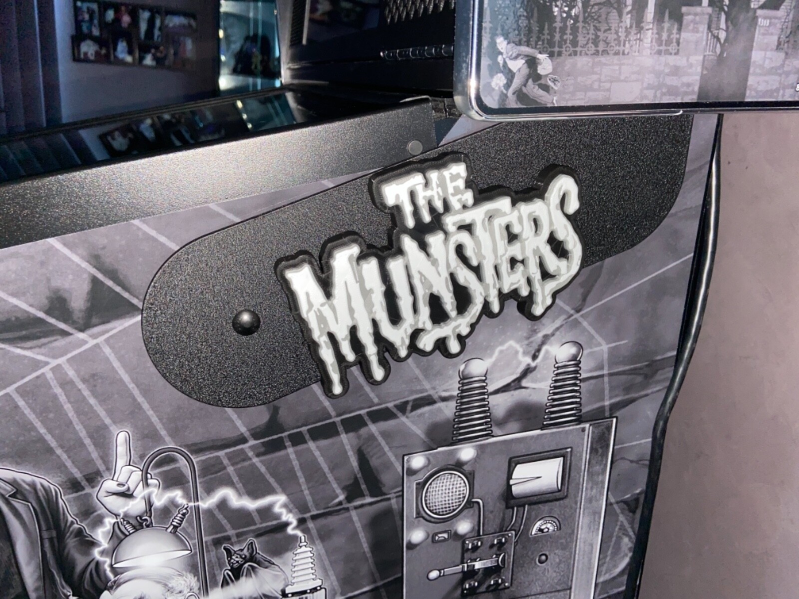 THE MUNSTERS PINBALL Mod BACK BOX HING MOD 3D LOGO(PAIR) -Black, Gray & White