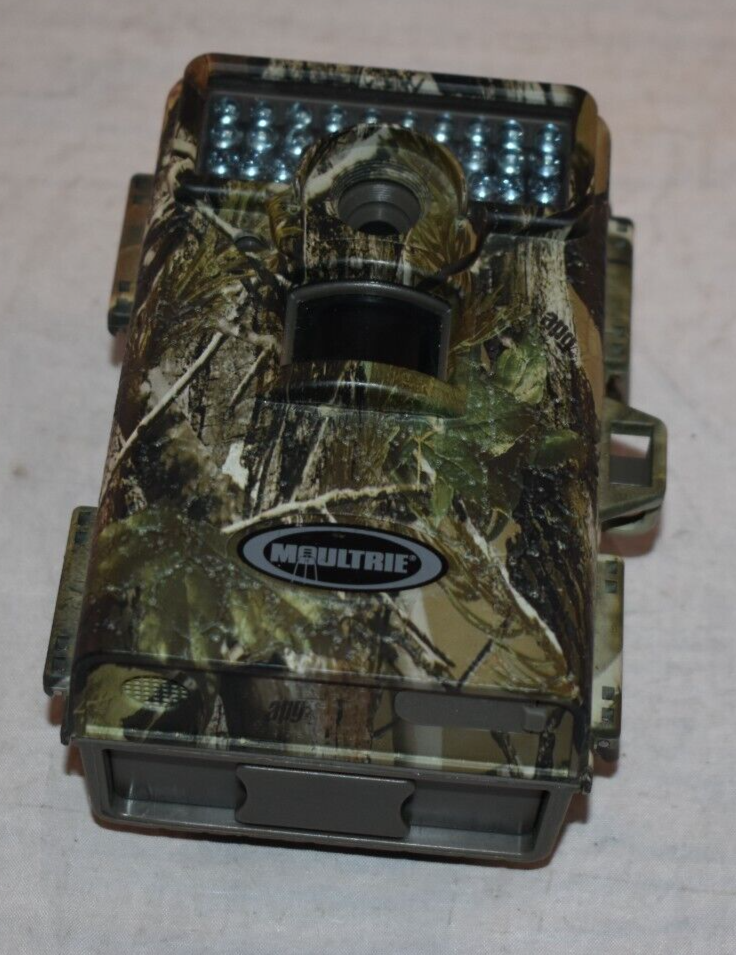 Moultrie M100 Gamespy Digital Game Camera with Cam Security Box A Used