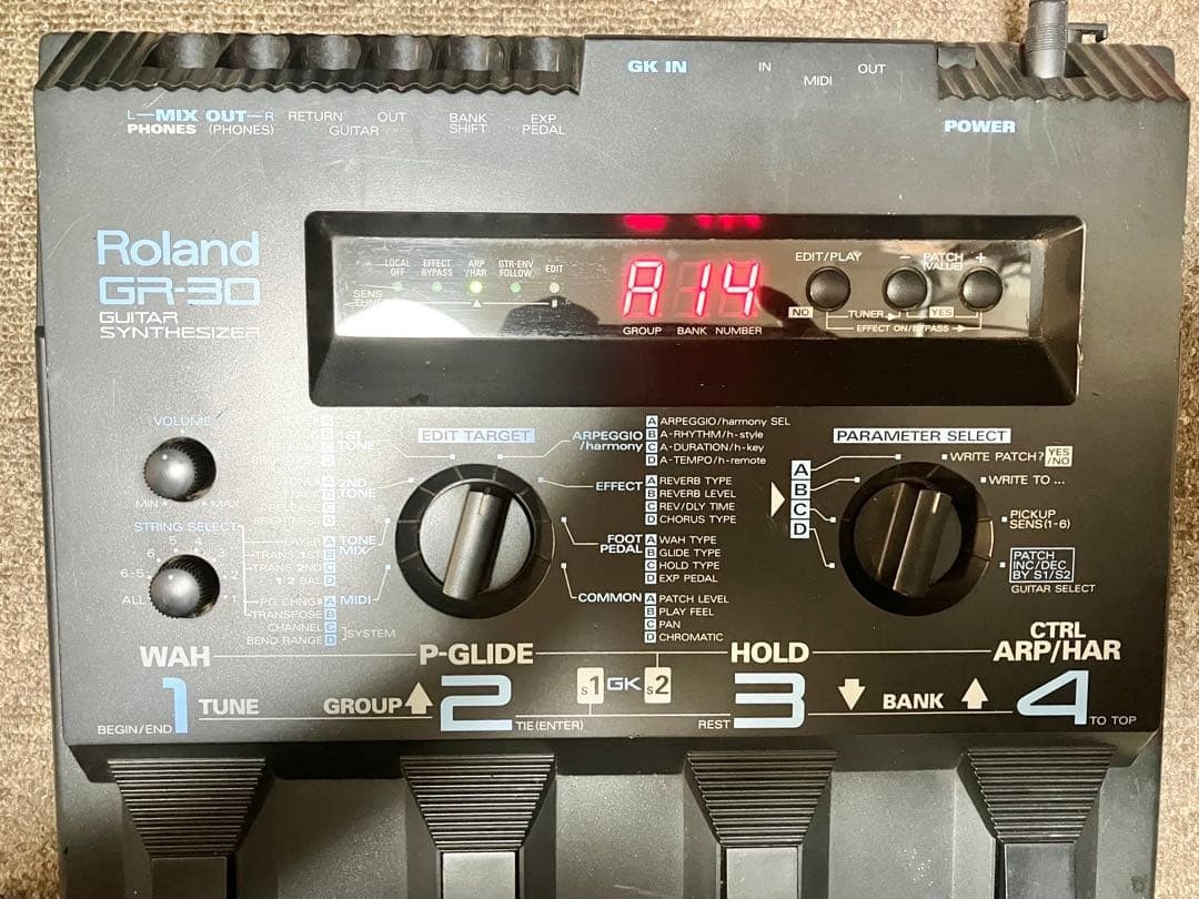 Roland Guitar Synthesizer Effect Pedal GR-30