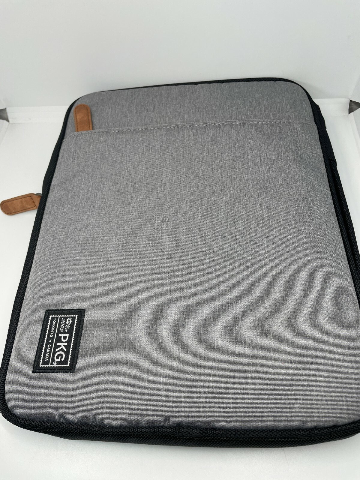 PKG Laptop padded SLEEVE for up to 14" Laptop Macbook pro Surface pro Light Gray