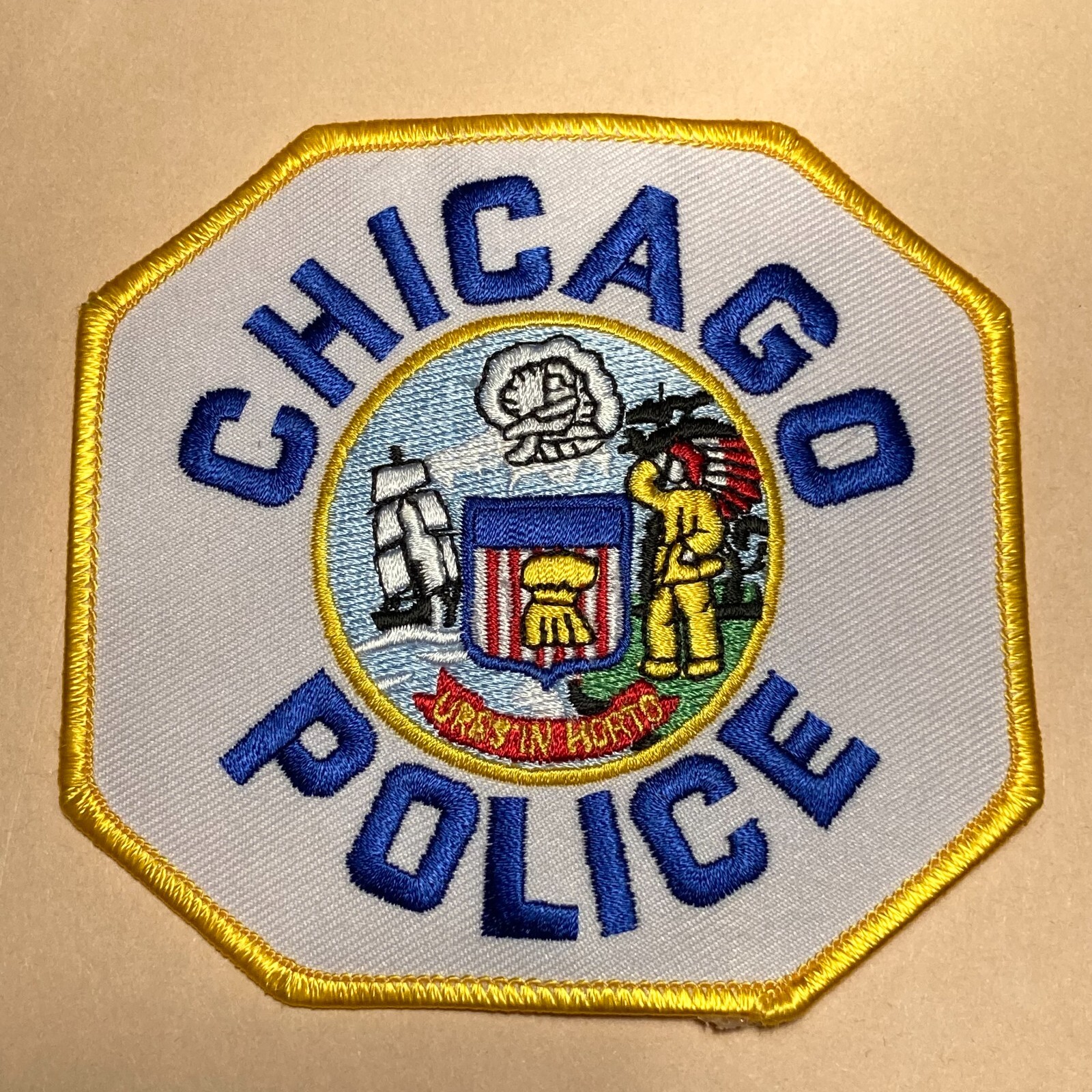 CHICAGO, ILLINOIS POLICE DEPARTMENT PATCH - YELLOW
