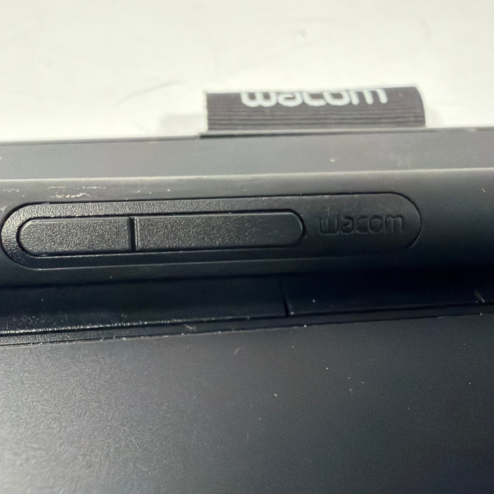 Wacom Intuos Small Bluetooth Graphics Tablet CTL-4100WL Black with Pen