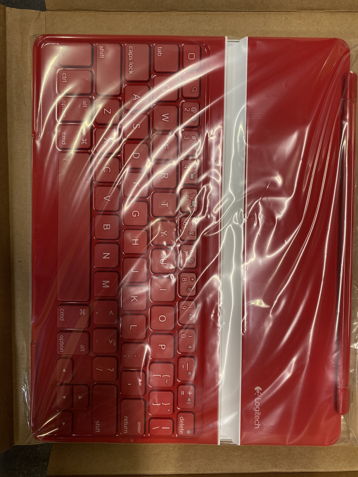 Logitech Ultrathin Wireless Bluetooth Keyboard Cover for iPad 2/3 - Red