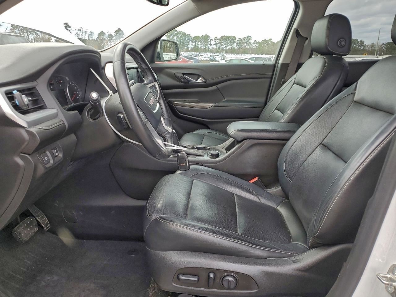 ACADIA 2019 Glove Box 4937942
