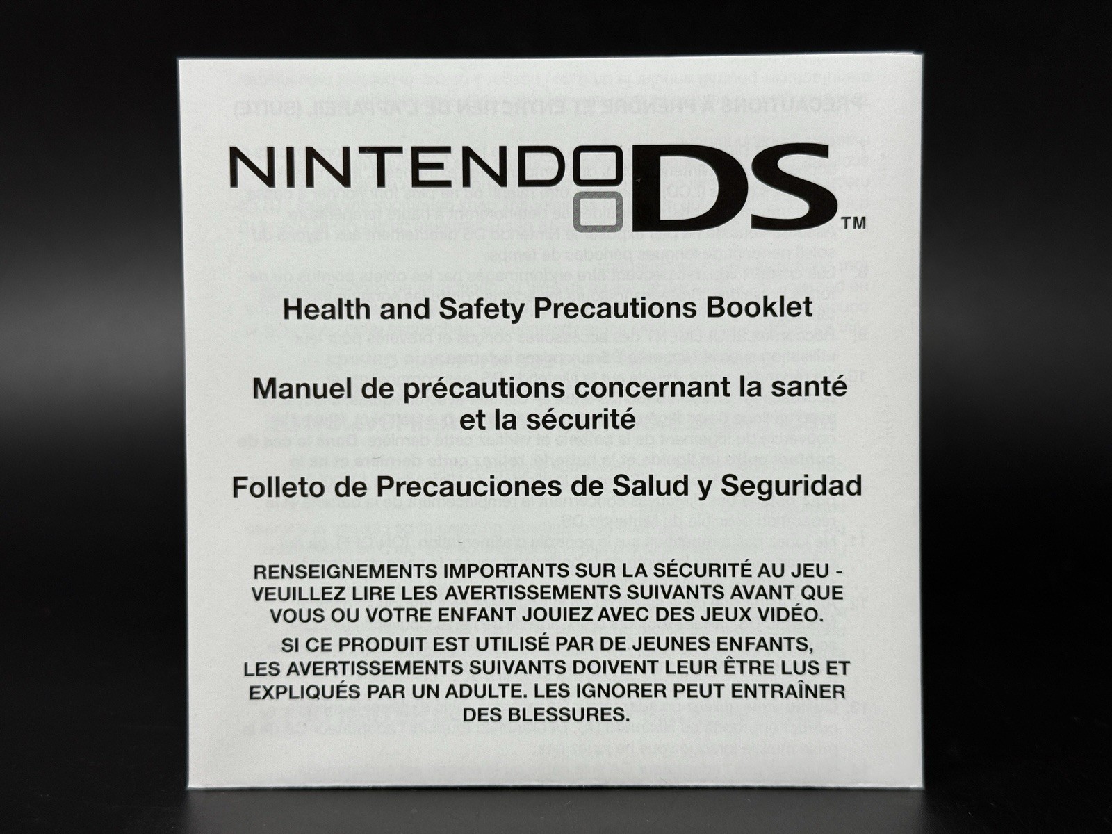 OEM Nintendo DS Health and Safety Precautions Booklet 55878D *EXCELLENT SHAPE*