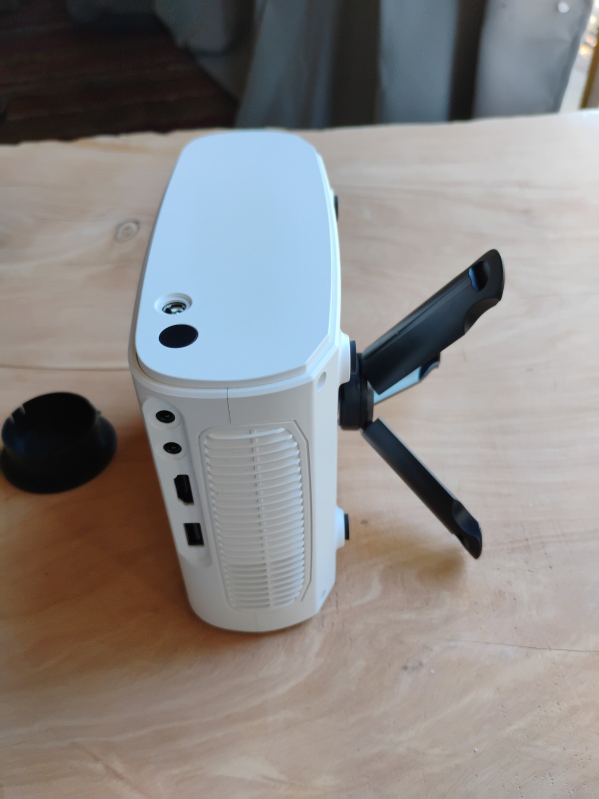 Elephas Mini Projector BL128 BUNDLE w/ Tripod, Remote & Accessories – Tested