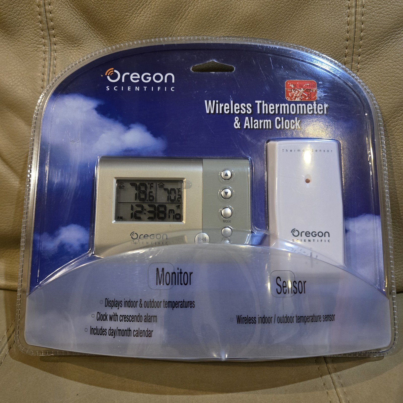 New Oregon Scientific Wireless Thermometer&Alarm Clock Indoor/Outdoor RAR601