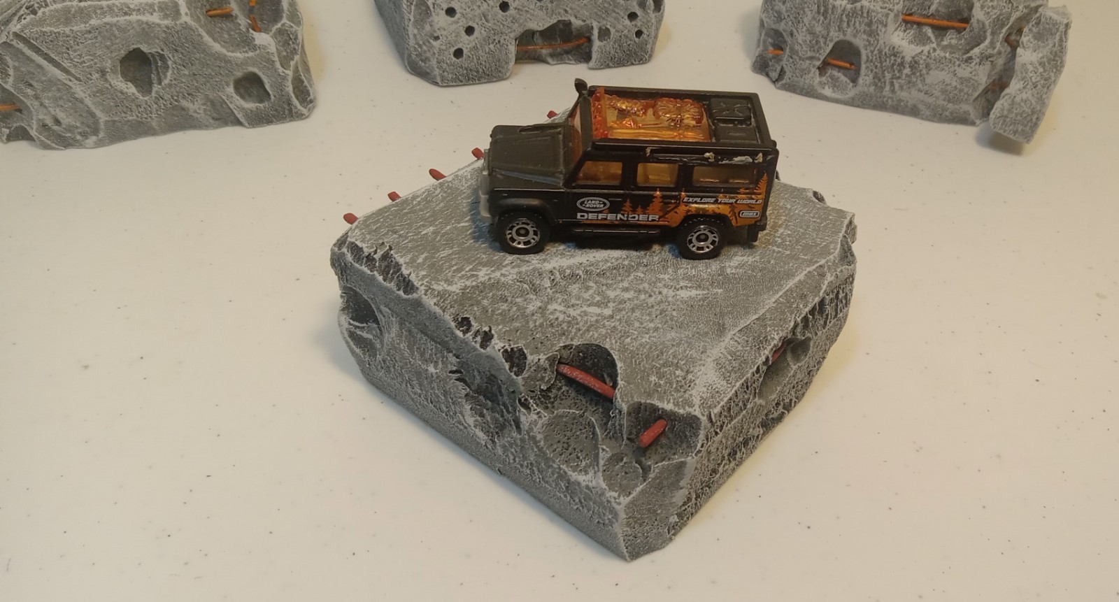 Miniature Terrain-2 " tall 4" × 4" CONCRETE RUINS for Wargaming