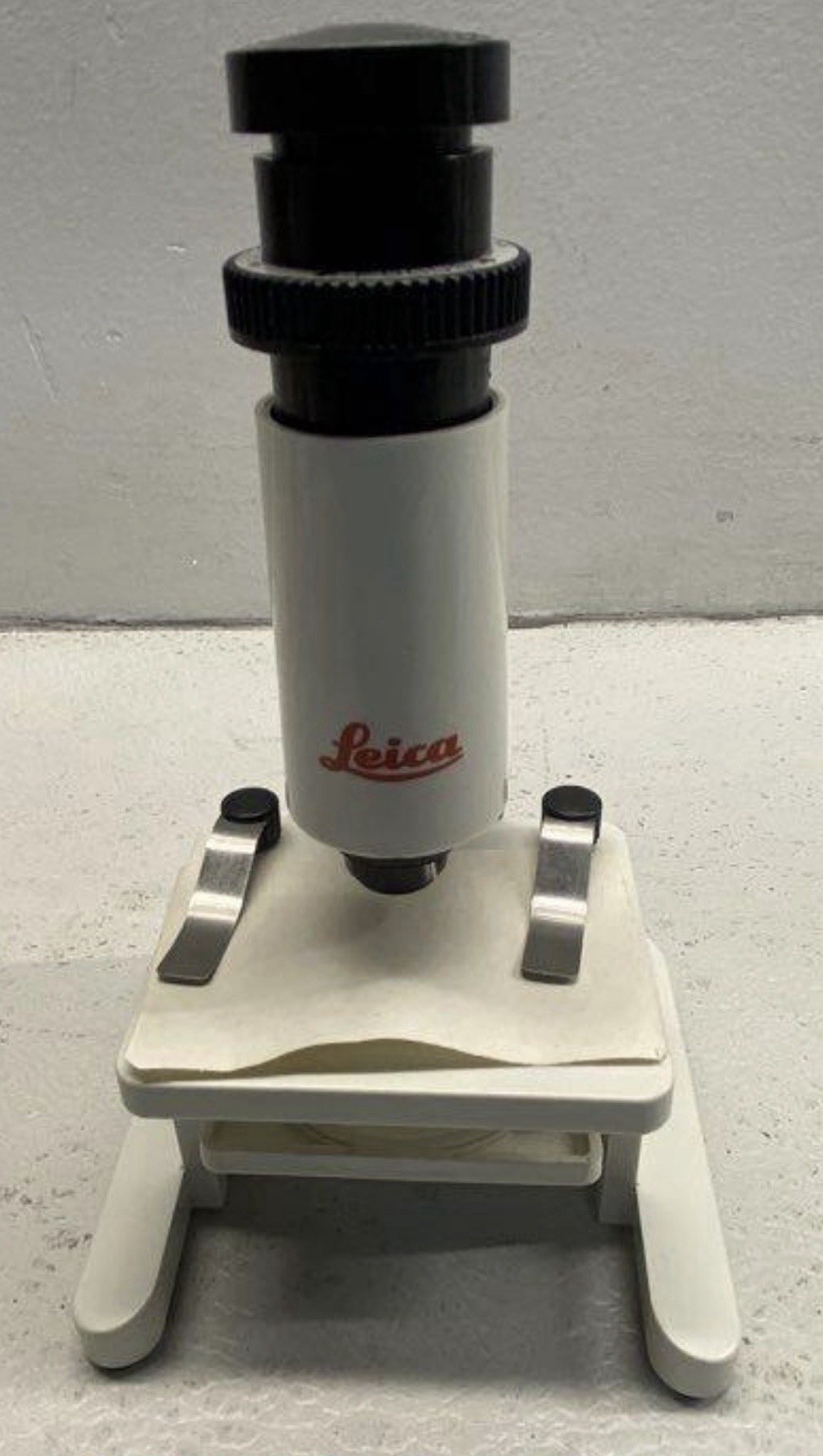 Leica ESM 25x/100x Educational Microscope with Prepared "Specimens" Slides