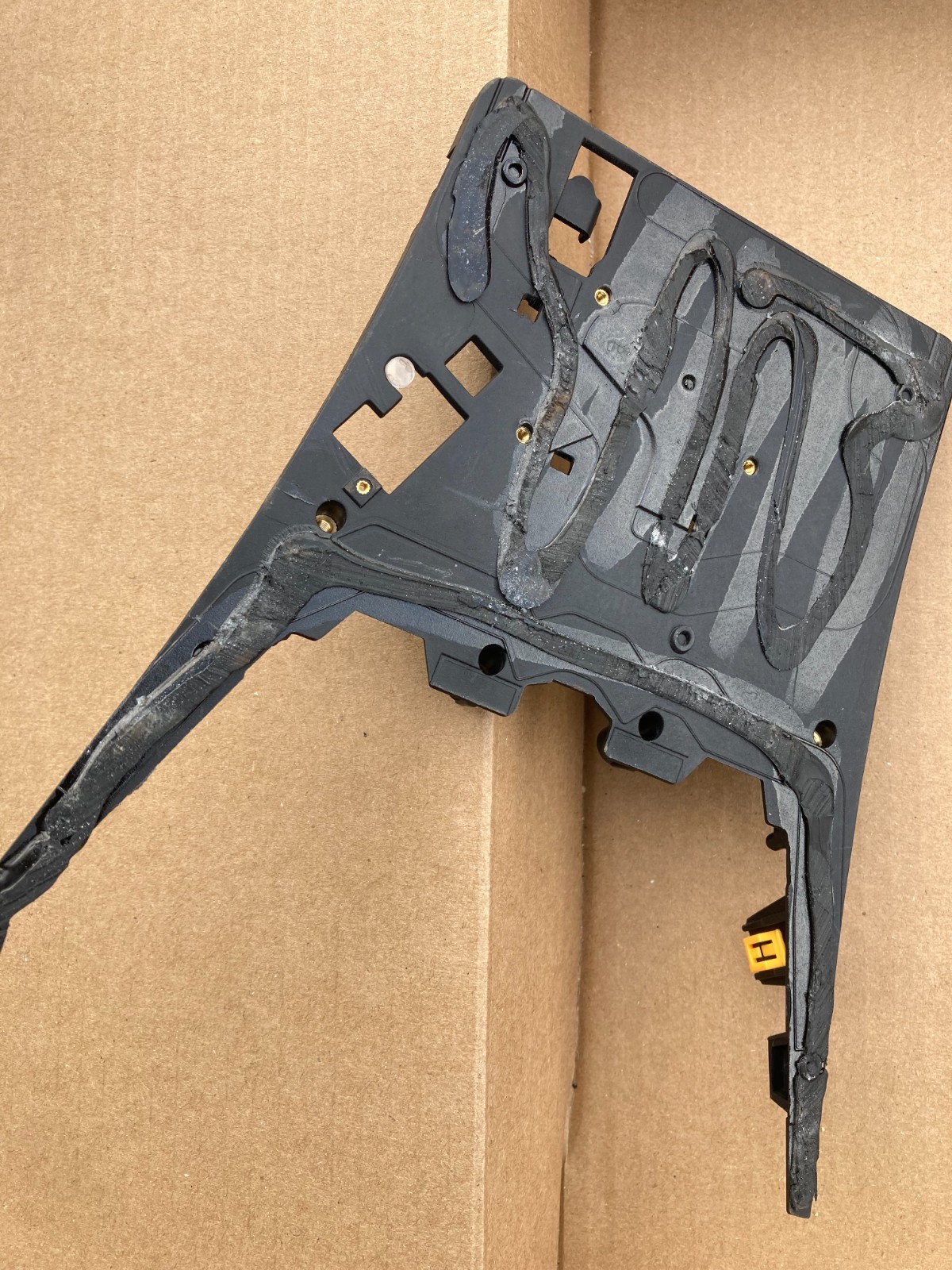Unknown Car Maker and Model Windshield Camera Bracket Assembly P1964-1