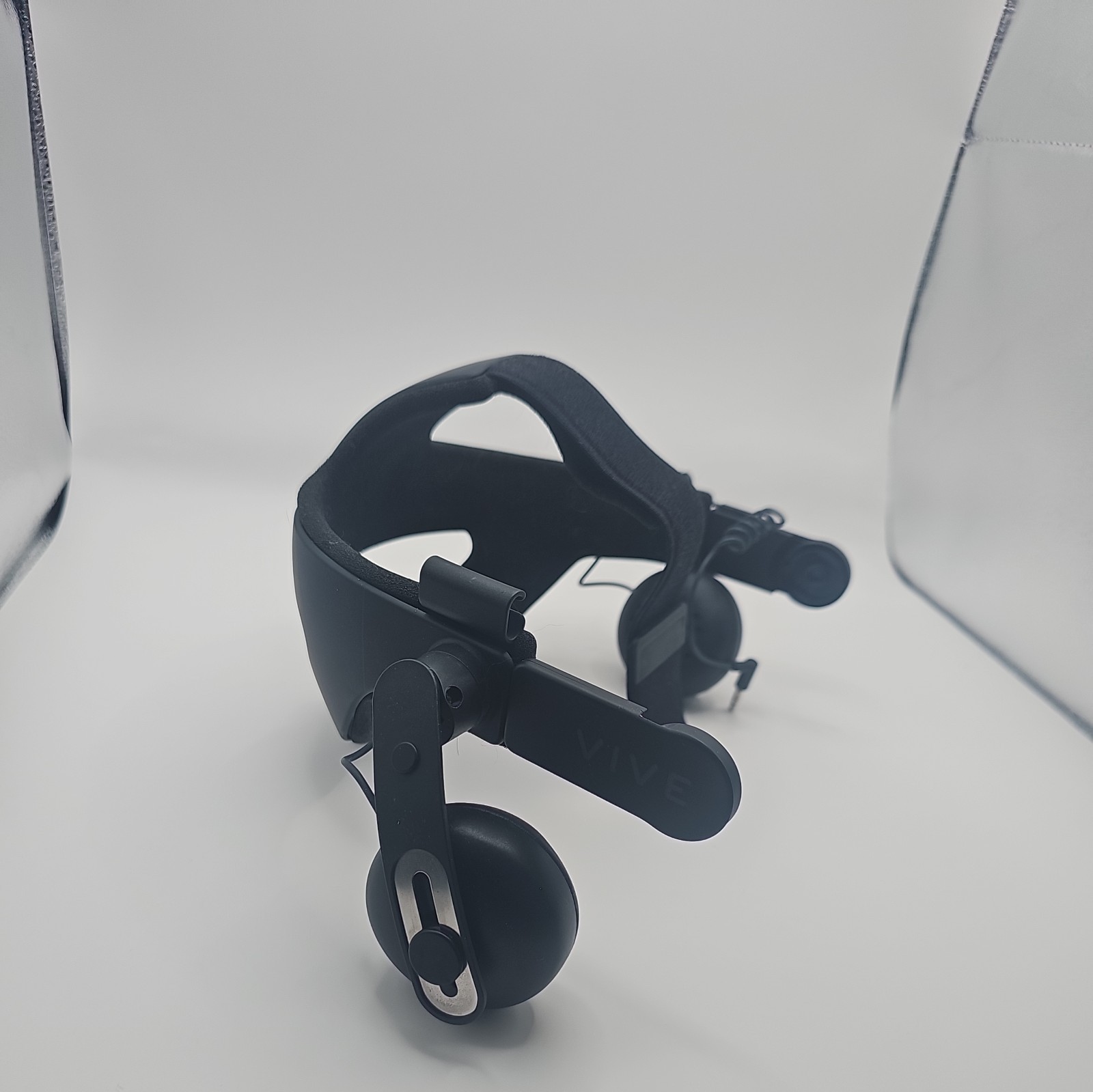 HTC VIVE DELUXE AUDIO STRAP, Black, Comfort and Integrated On-ear Headphones