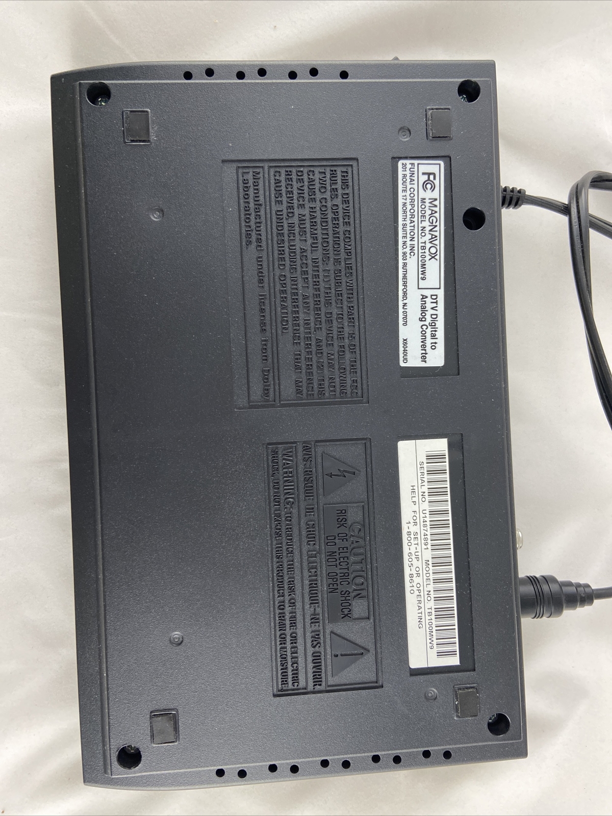 Magnavox DTV Digital To Analog Converter Box TV Tuner TB100MW9 with Remote