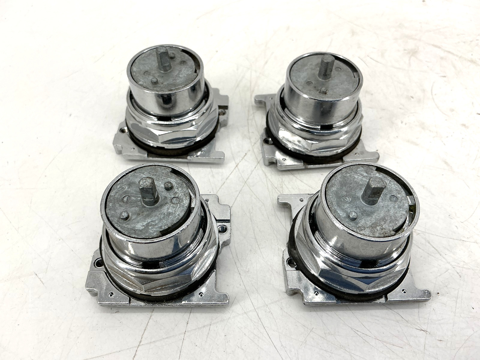 Random Assorted Lot of 4 New Eaton Cutler-Hammer Selector Switch