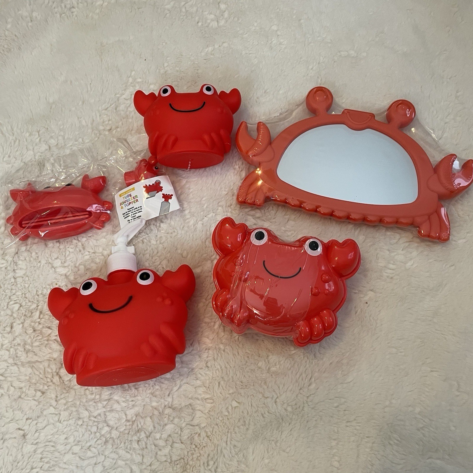 Target Bullseye 5 piece Kids Bathroom Adorable Red Crab Set