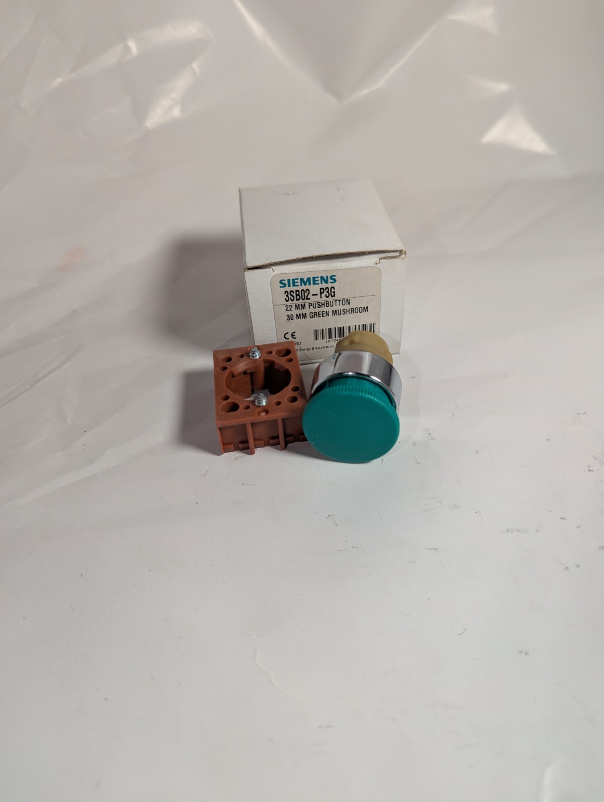 NEW GENUINE SIEMENS 3SB02-P3G 22 MM PUSHBUTTON 30 MM GREEN MUSHROOM