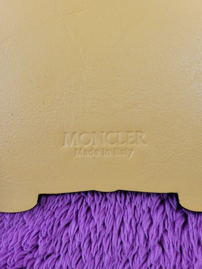 ️MONCLER Down jacket type keychain