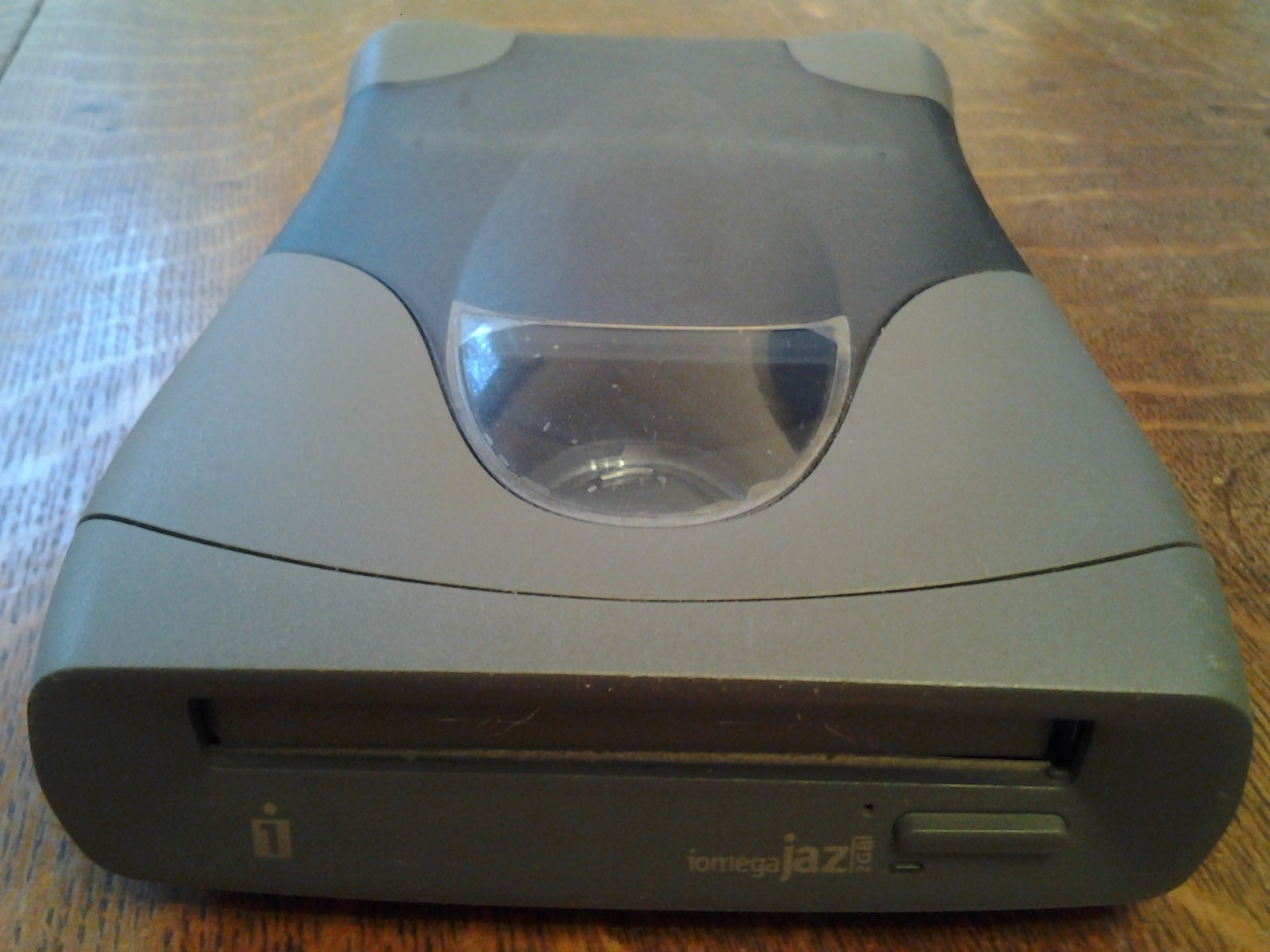 Iomega Jaz 2 GB SCSI External Hard Drive V2000S for 1GB  2GB Disk