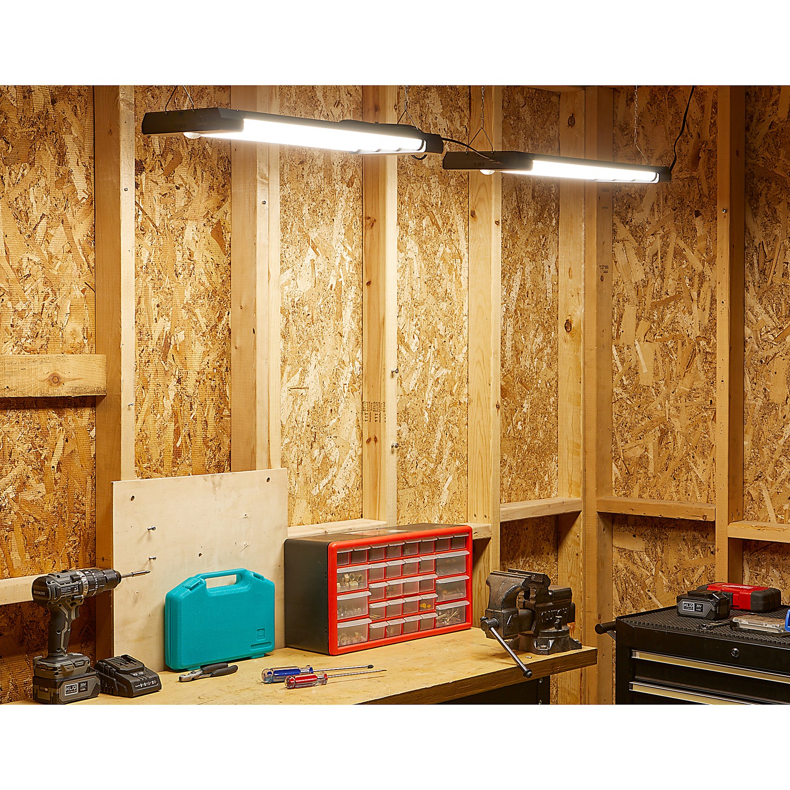 Strongway 7000-Lumen Linkable LED Shoplight