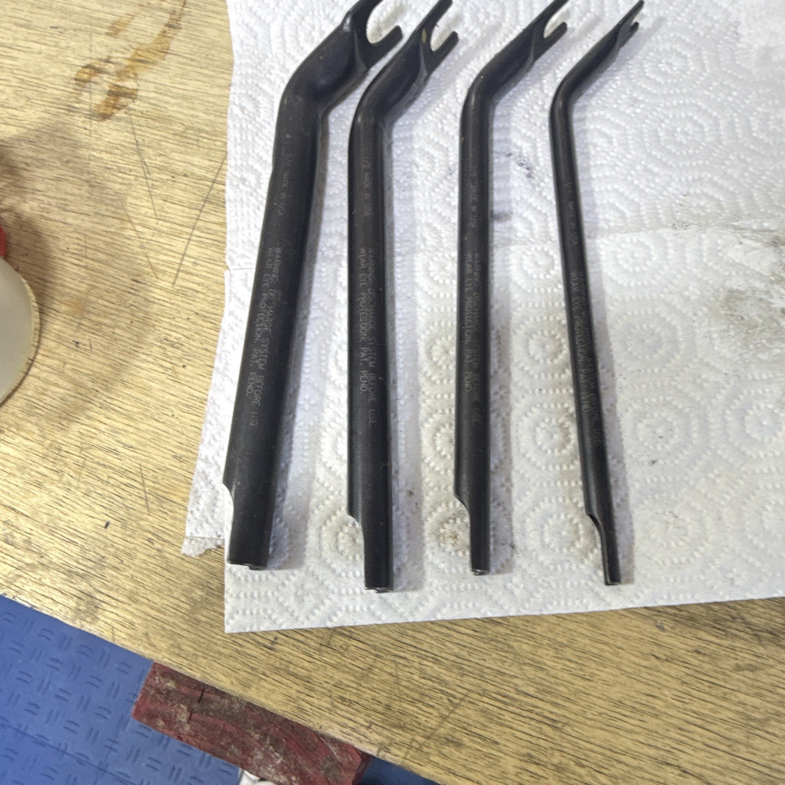 Air and fuel line disconnect tools for quick release fitting