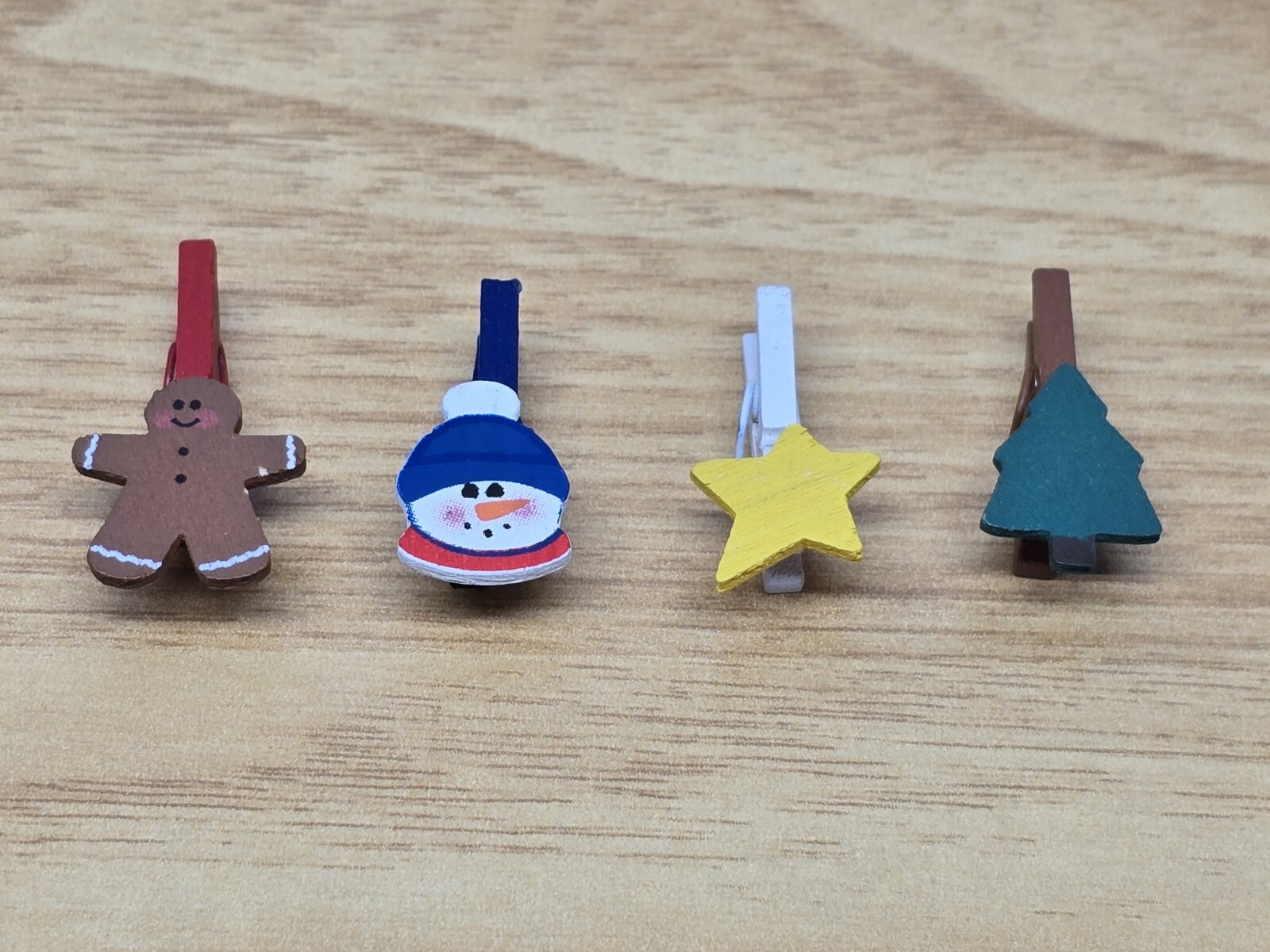 4 Piece Set Of Mini Christmas Wooden Clothes Pins Snowman Star Ginger Bread Tree