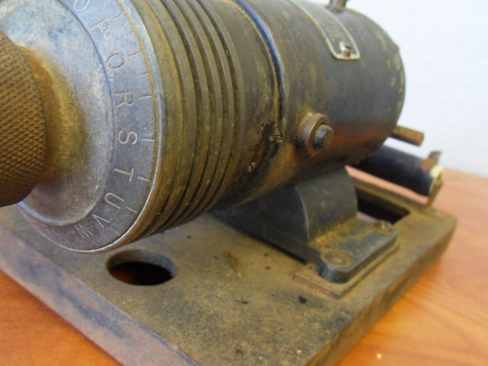 LEE ENGINEERING 11329 GOVERNED SPEED MOTOR AS IS AS PICTURED