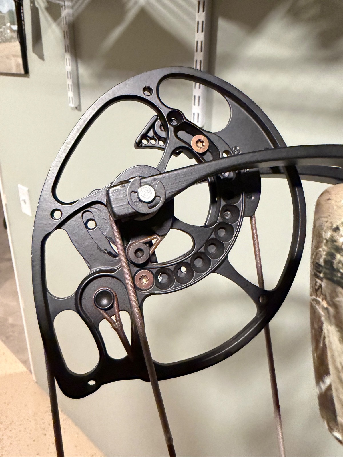 elite kure compound bow 23-30” draw 65 lbs