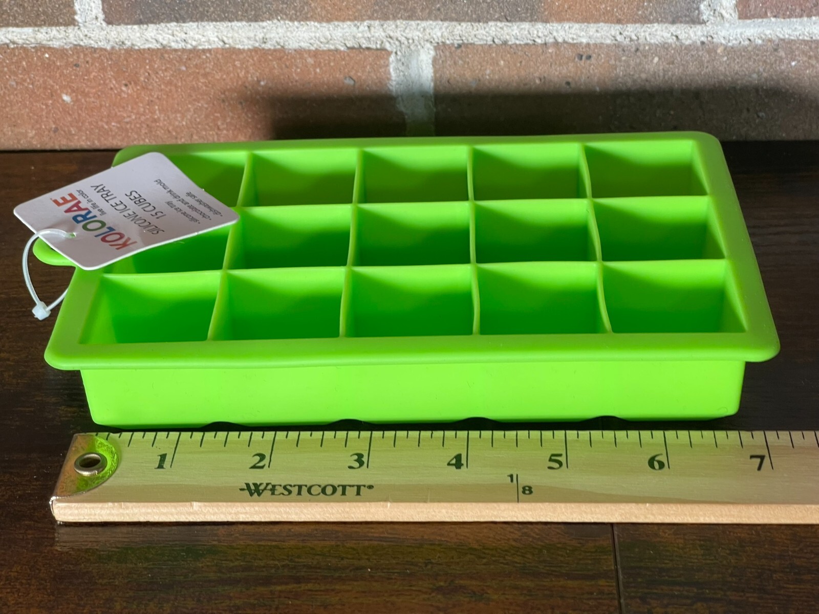 NWT Kolorae Silicone Ice Tray 15 Cubes Green
