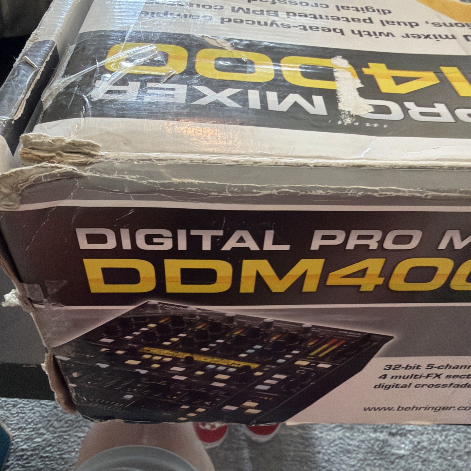 Behringer DDM4000 Professional 5- Channel DJ Mixer W/Sampler Fx, Duel BPM Counte