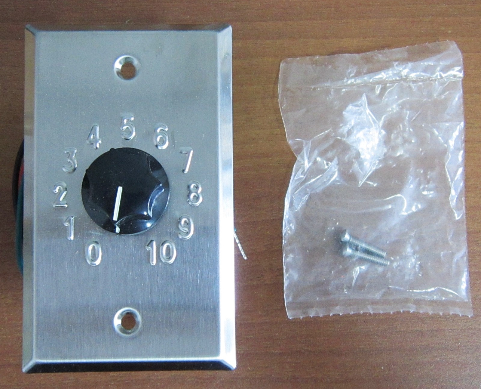 Quam QC10 Wall-Mount Attenuator Embossed 25/70V (New Old Stock)
