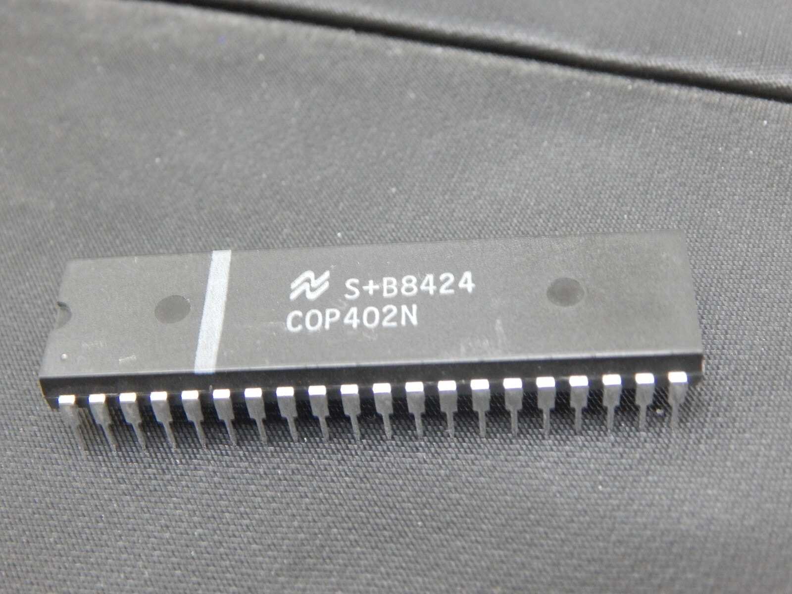 NATIONAL COP402N Microcontroller N-Channel Microbus 40 PIN DIP IC -FAST SHIPPING