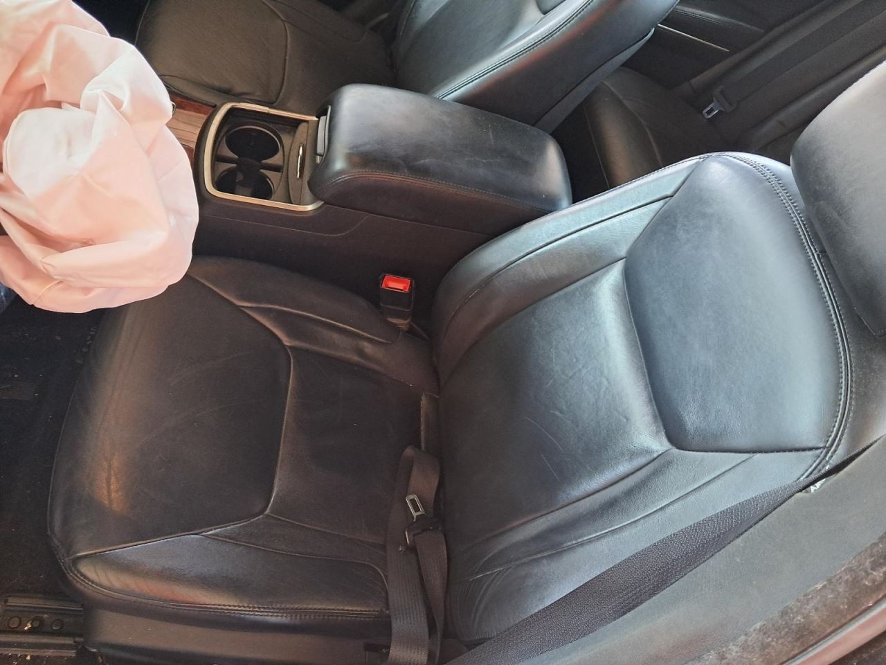 300 2014 Glove Box 4736785