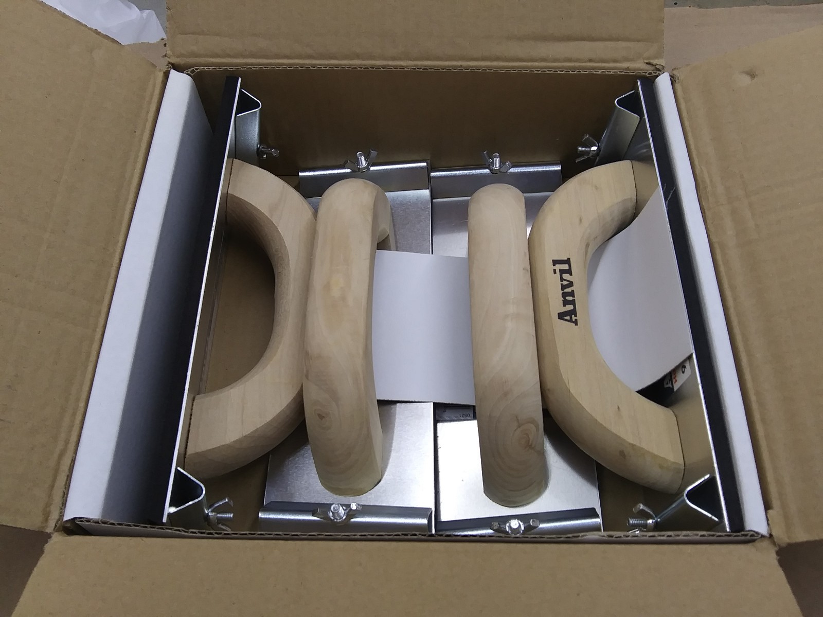 Lot of 16 Anvil Drywall Hand Sanders – New in Box – Aluminum Base, Wood Handle