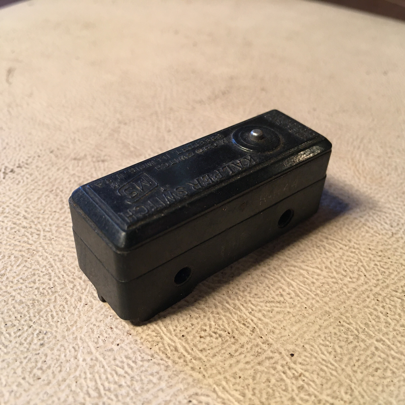 Und. Lab Microswitch BZ-2RL2-A2 , NOS