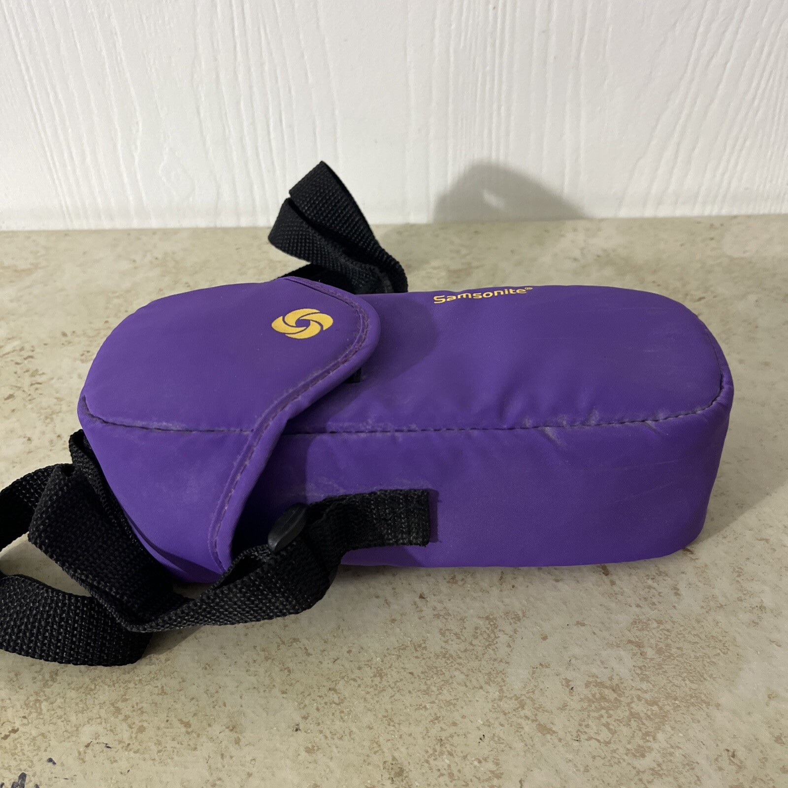 Samsonite Small Camera Case With Shoulder Strap Purple 7” X 3.5” X 2”