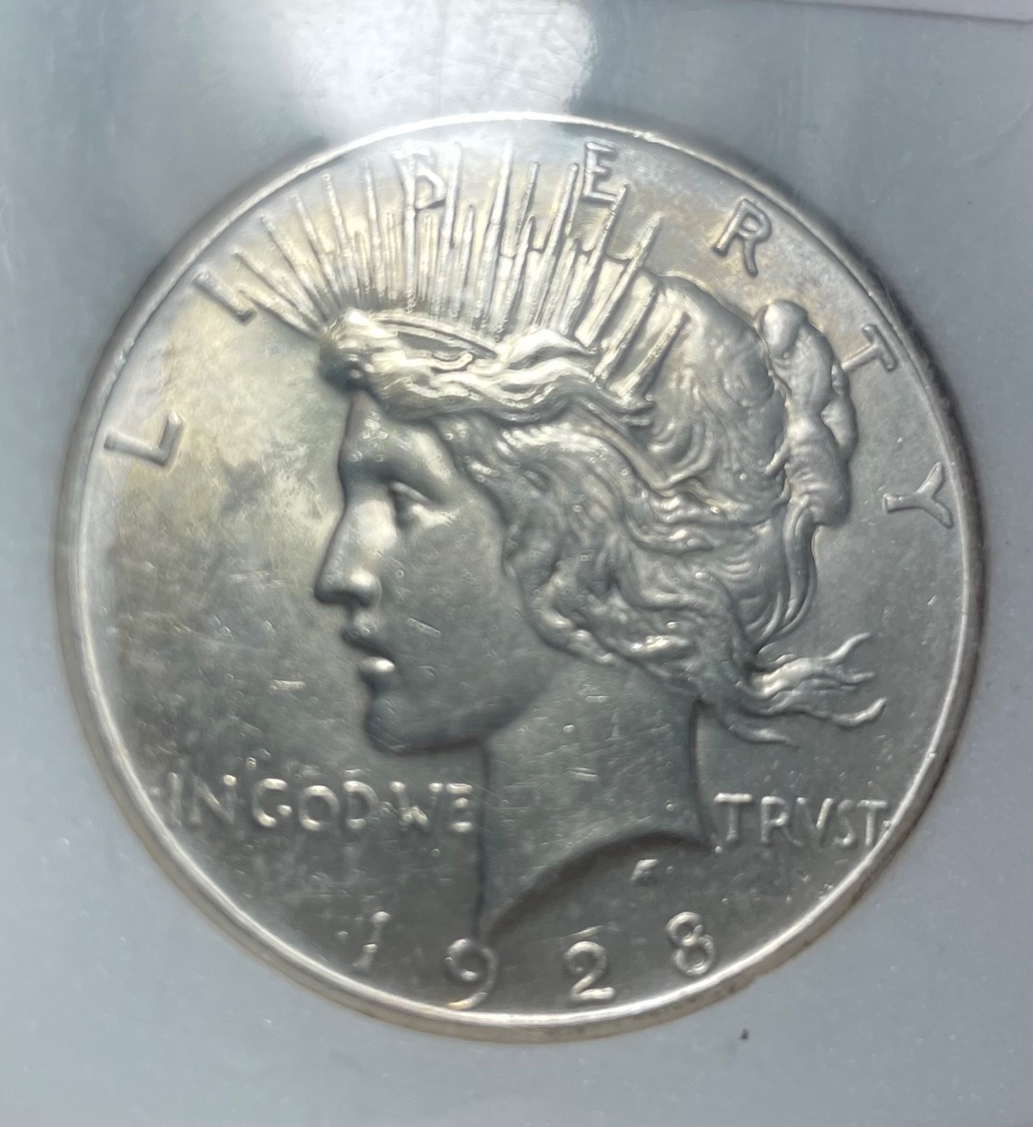 Peace Dollar 1928 in MS condition