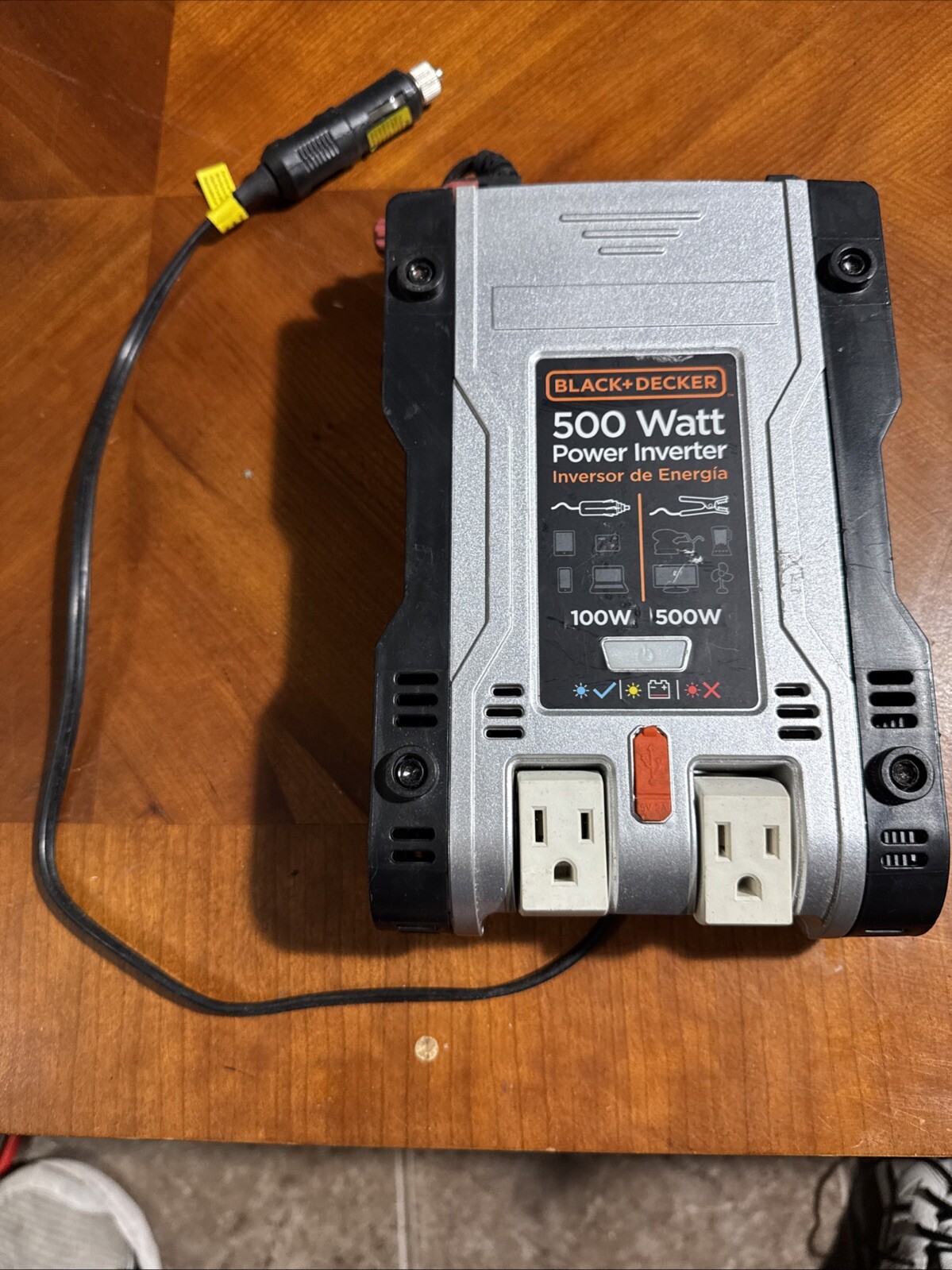 Black + Decker 500 Watt Power Inverter USB port PI500P